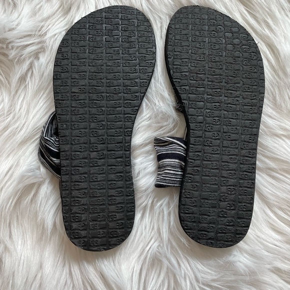 Women’s Sanuk Yoga Sling Sandals - Picture 2 of 3